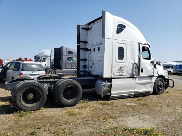 2018 Freightliner Cascadia 126