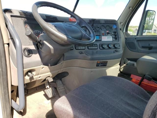 2016 Freightliner Cascadia 125 Semi Truck