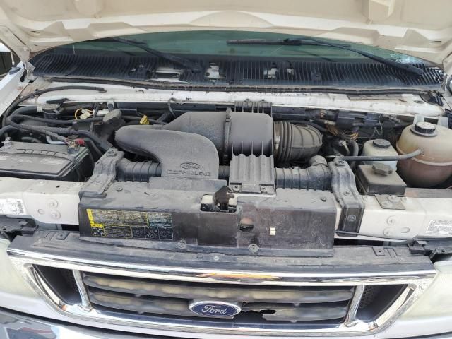 2004 Thor 2004 Ford Econoline E450 Super Duty Cutaway Van