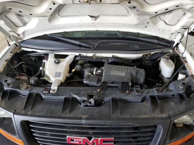 2011 GMC Savana Cutaway G3500