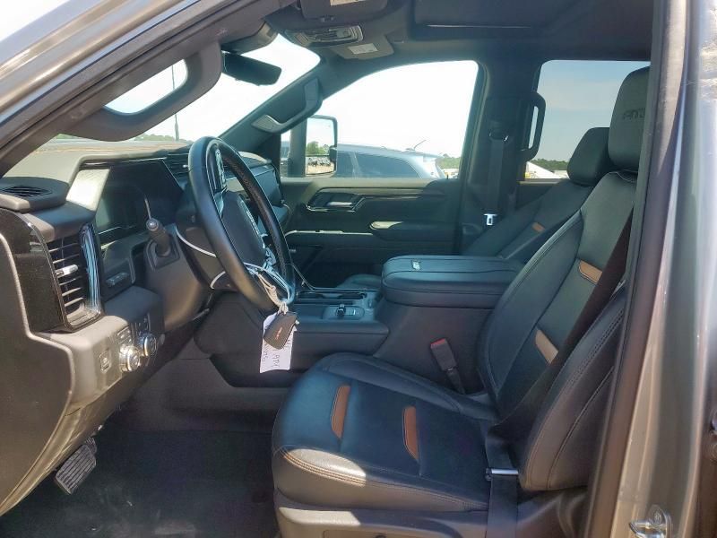 2024 GMC Sierra K2500 AT4