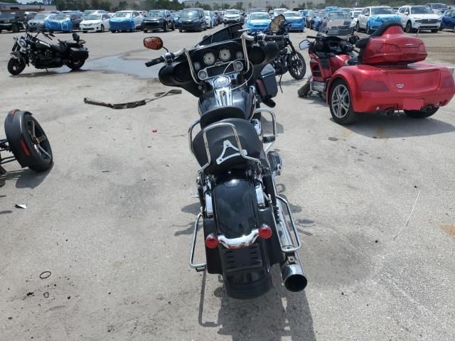 2010 Harley-Davidson Flhx