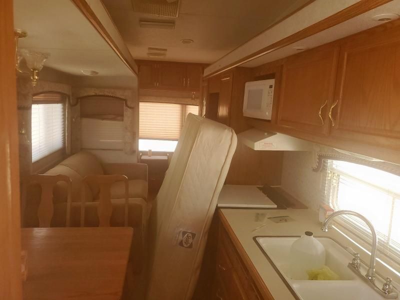 1999 Fleetwood Travel Trailer