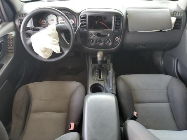 2005 Ford Escape XLS