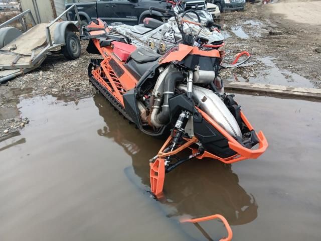 2018 Polaris Snowmobile