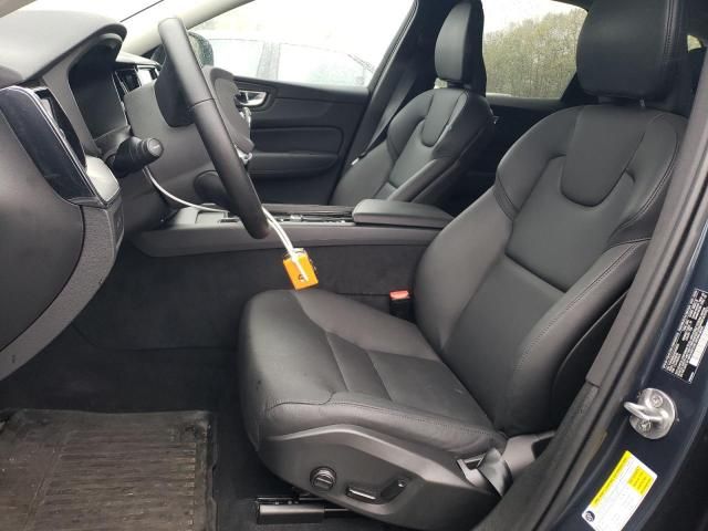 2025 Volvo XC60 Core