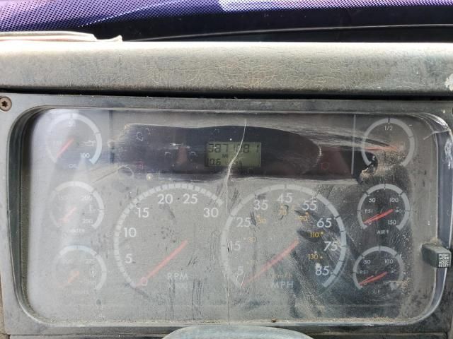 2002 Freightliner Medium Conventional FL70