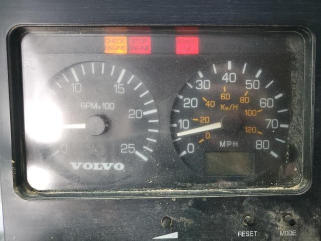 1996 Volvo WG Grain Truck