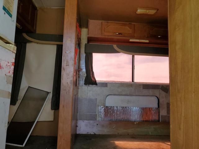 2005 Coachmen Motor Home