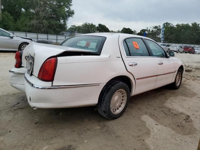 2002 Lincoln Town Car Executive