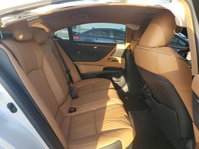 2025 Lexus ES 300H Base