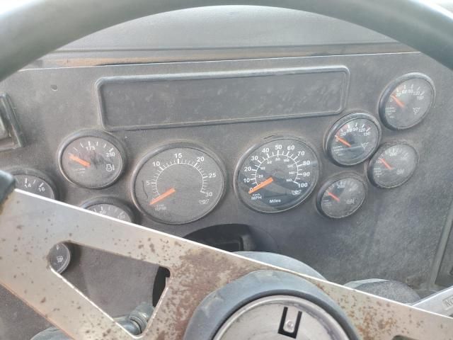2010 Western Star 2010 Western Star 4900 Semi Truck