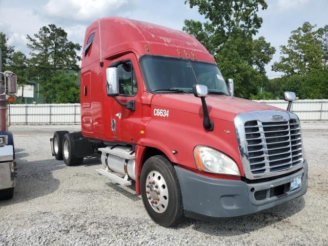 2011 Freightliner Cascadia 125