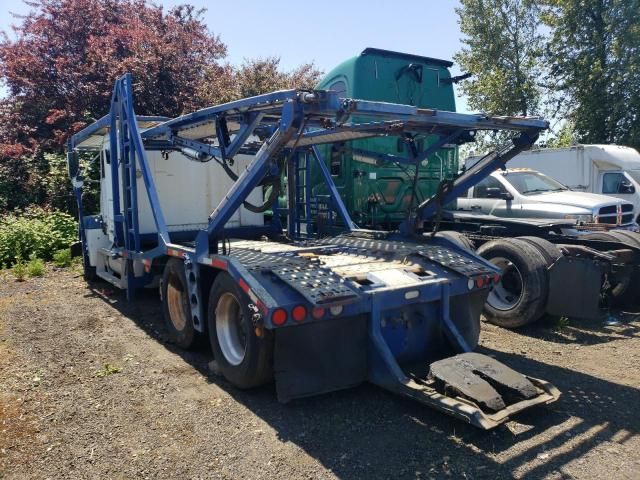 2000 Freightliner Conventional FLD120