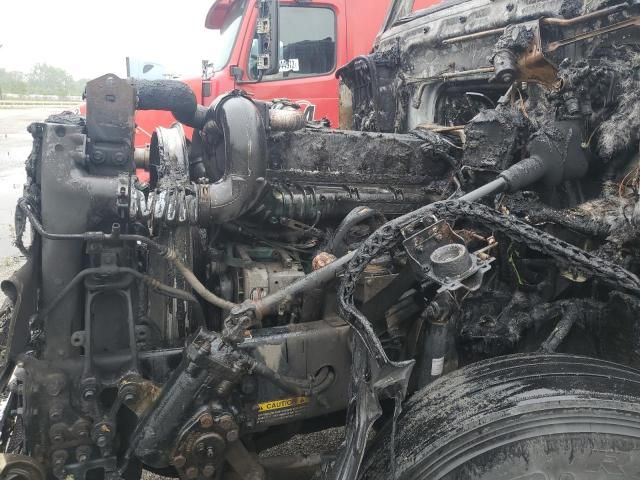 2012 Volvo VNL Semi Truck