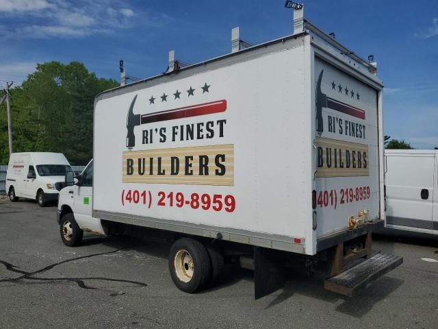 2011 Ford Econoline E350 Super Duty Cutaway Van