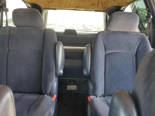 2003 Chrysler Town & Country LX