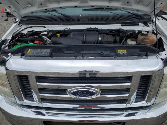 2008 Ford Econoline E350 Super Duty Cutaway Van