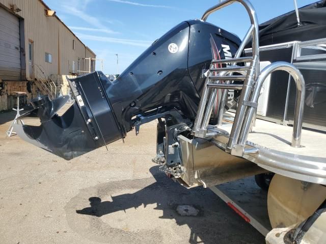 2018 Tahoe Boat