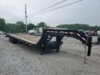 2016 PJ Gooseneck FD302 Equipment Trailer