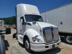 2014 Kenworth T680 Semi Truck