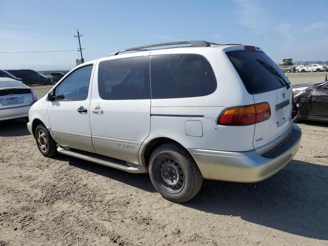 2000 Toyota Sienna LE