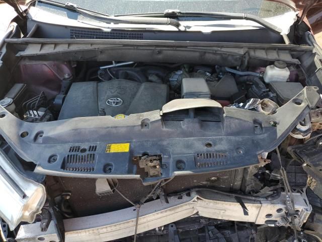 2018 Toyota Highlander SE