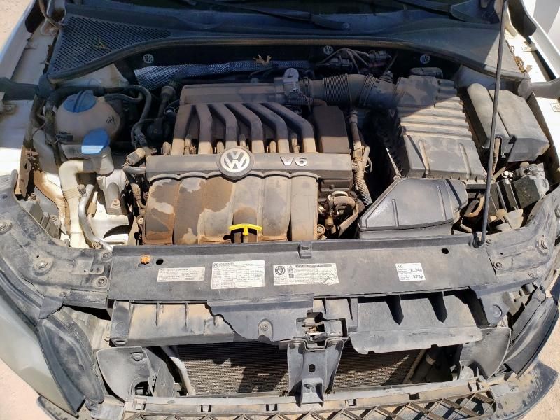 2013 Volkswagen Passat SEL