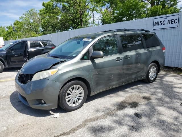 2014 Toyota Sienna XLE