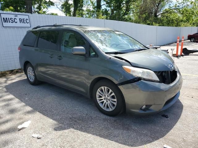 2014 Toyota Sienna XLE