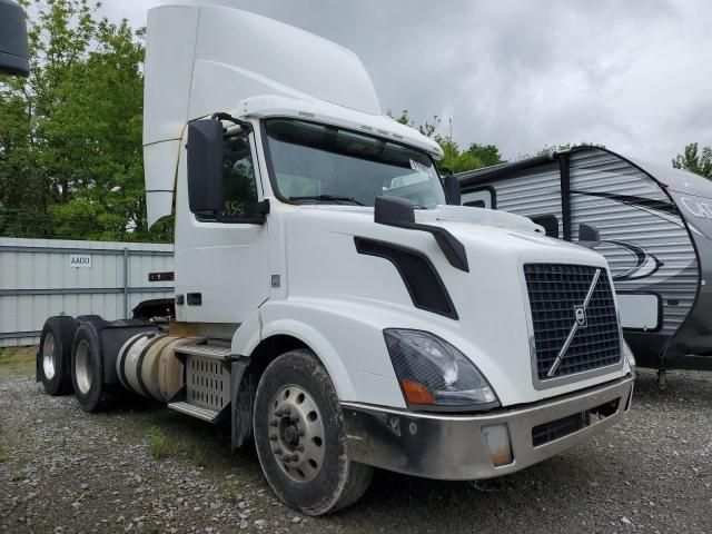 2014 Volvo VNL Semi Truck
