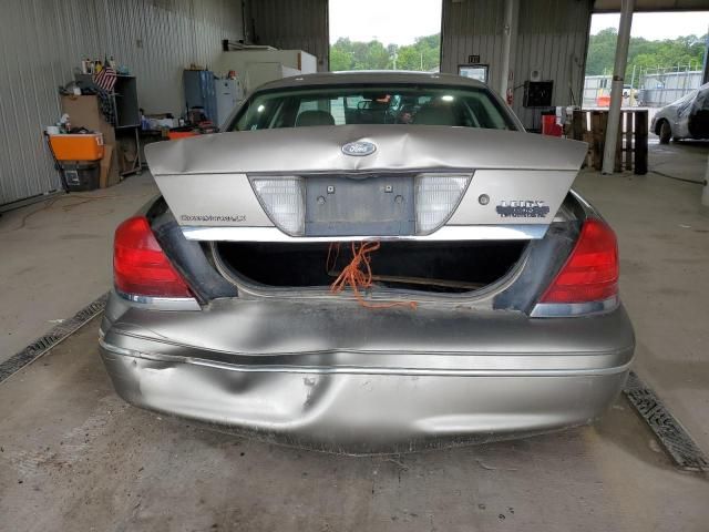 2004 Ford Crown Victoria LX