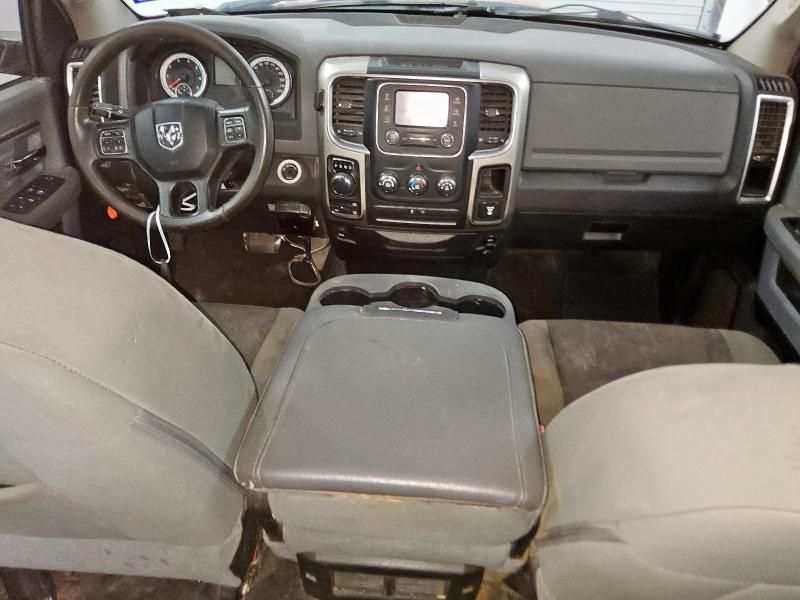 2015 Dodge RAM 1500 SLT