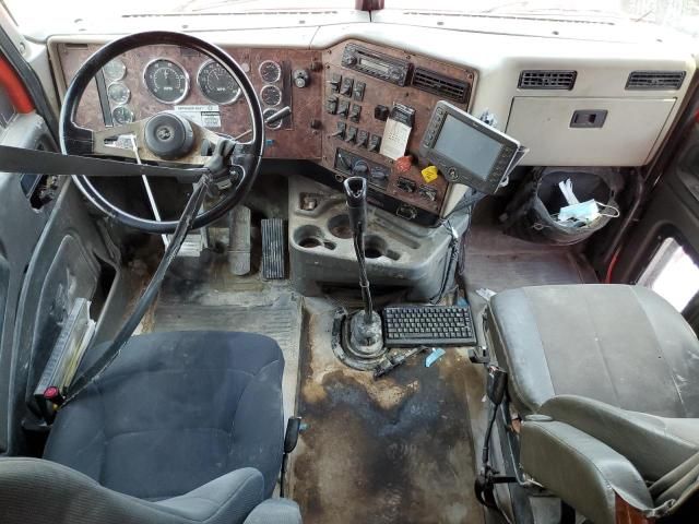 2000 International 9400I Semi Truck