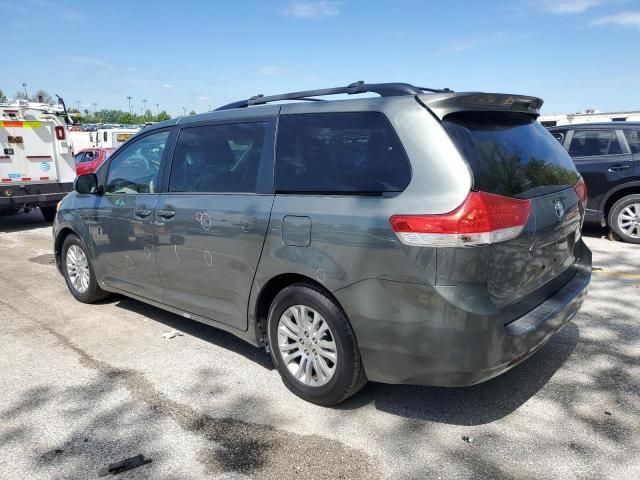 2014 Toyota Sienna XLE