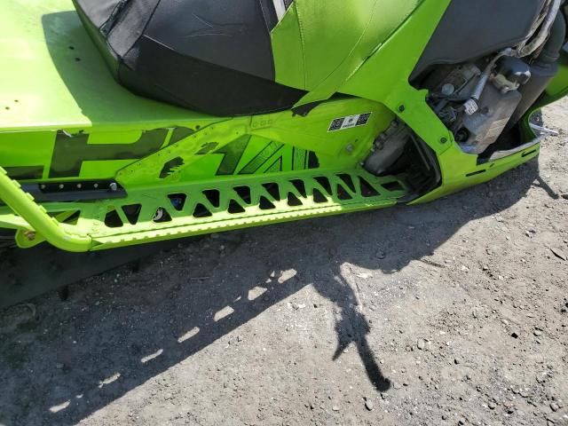 2022 Polaris Snowmobile