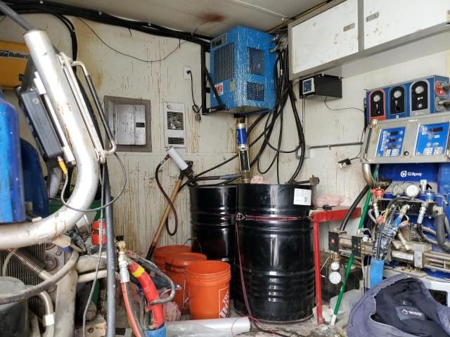 2015 United UXT-8 520TA70 Enclosed Cargo Trailer With Spray FO