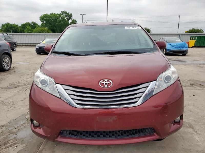 2015 Toyota Sienna XLE