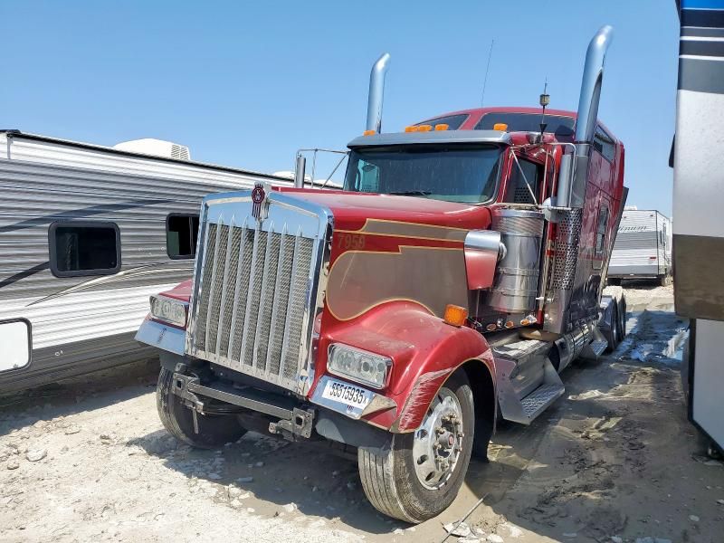 2016 Kenworth W9 Semi Truck