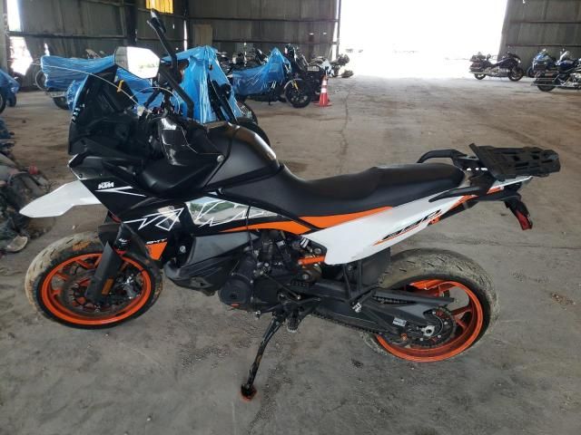 2024 KTM 890 Adventure