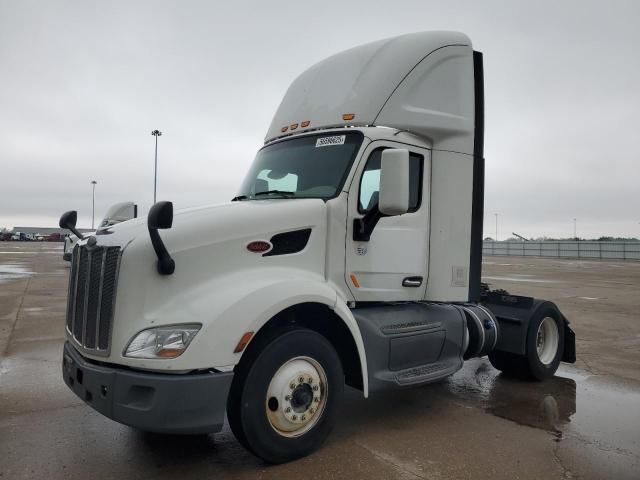 2019 Peterbilt 579 Semi Truck