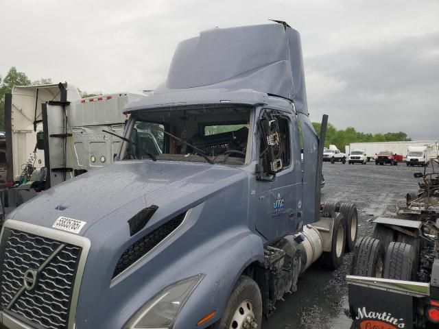 2018 Volvo VNL Semi  Truck
