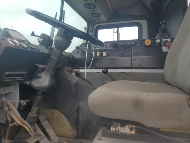 1989 Mack MR600 ROLL-OFF Container Truck