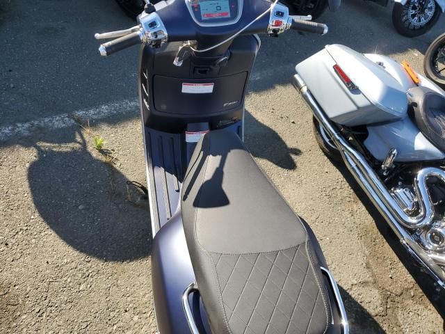2024 Vespa GTS/SEI Giorni 300