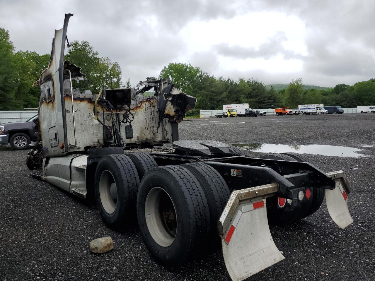 2019 Kenworth T680 Semi Truck