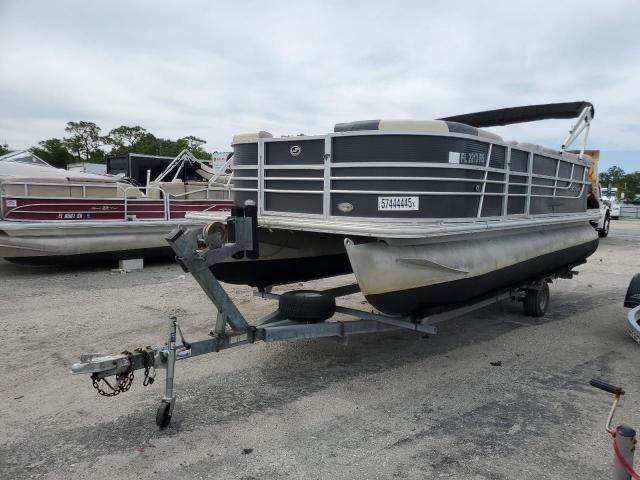 2014 Starcraft Co Boat