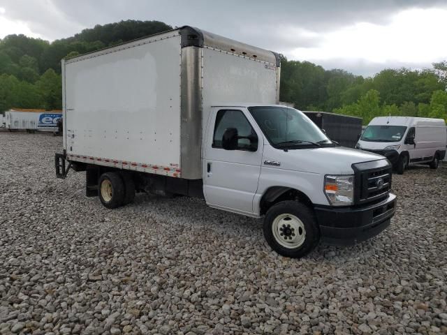 2021 Ford Econoline E350 Super Duty Cutaway Van