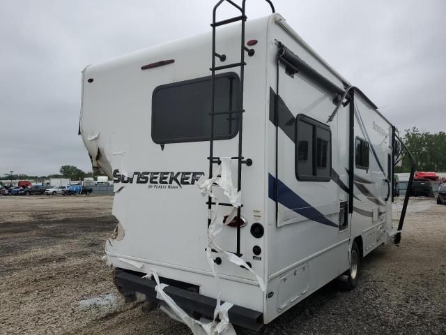 2019 Ford Econoline E450 Super Duty Cutaway Van