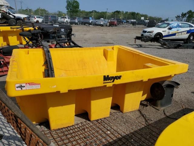 2000 Salt Spreader
