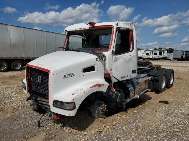 2023 Volvo VHD